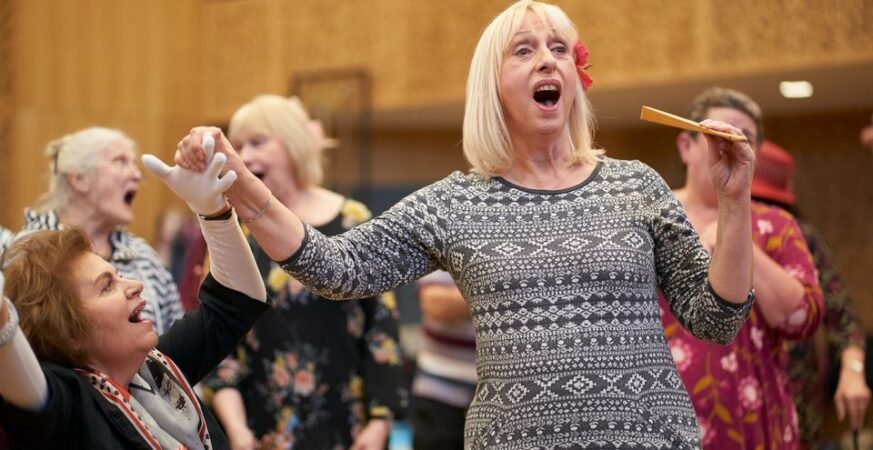 10 Ways That Singing Benefits Your Health